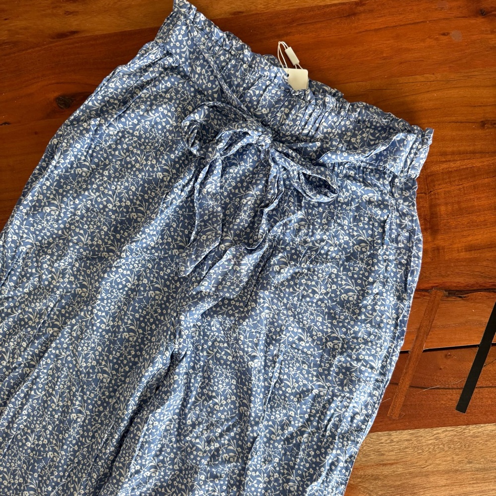 🦊 Wish Women's Wide Leg Pants - Blue Floral - Picture 2 of 7